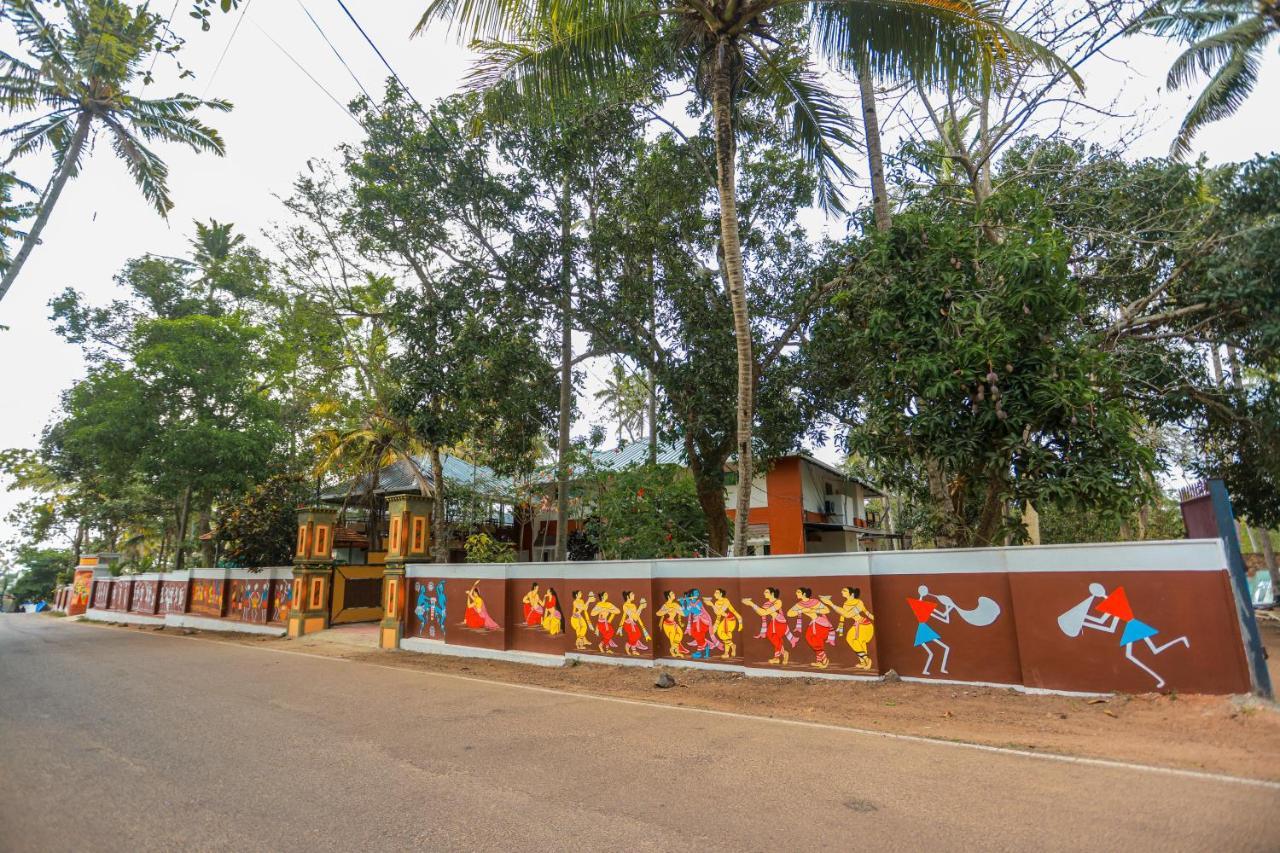 Malavikas Black Beach Resort Varkala Eksteriør billede